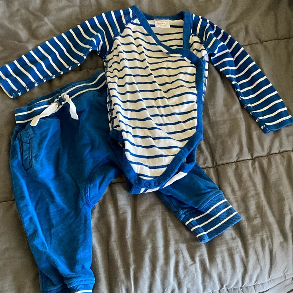 Hanna Andersson size 18-24 months striped bodysuit and sweatpants.